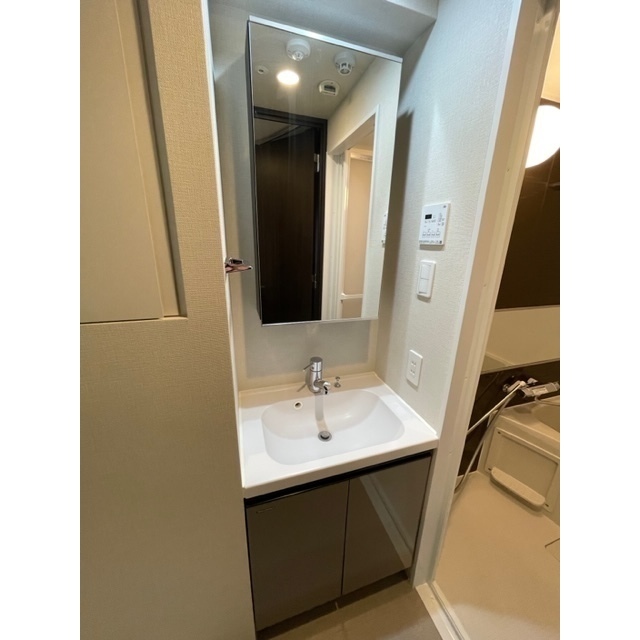 洗面設備　コンパクトで使いやすい洗面所