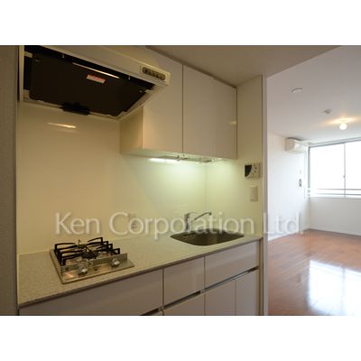 キッチン　同タイプ10階のお部屋を撮影。仕様が異なることがあります。