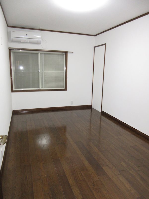 居室・リビング　※照明残置物。