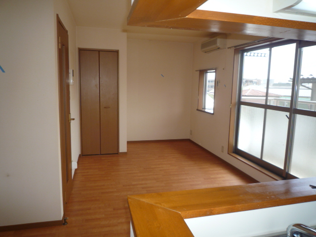 居室・リビング　以下反転タイプ　参考写真