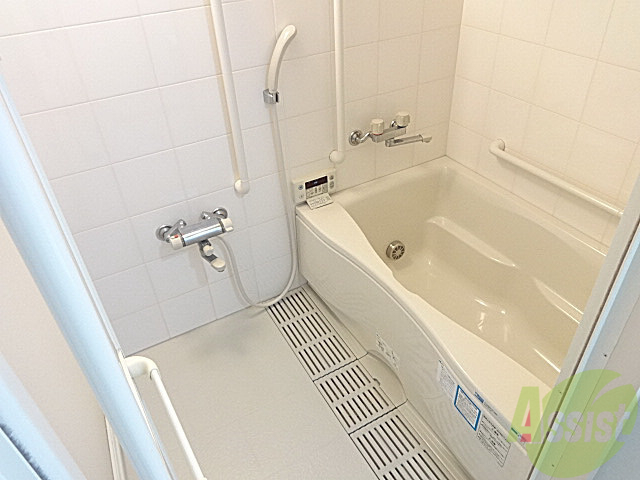 バス・シャワールーム　浴室暖房乾燥機付きの浴室ですので寒い冬も快適です