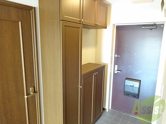 その他設備　ゴルフバック等も収納できるゆとりのシューズボックスです。