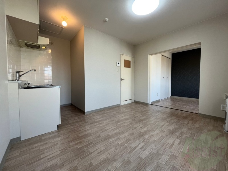 居室・リビング　広くてキレイなお部屋が広がっていて、充実した生活が送れそう。