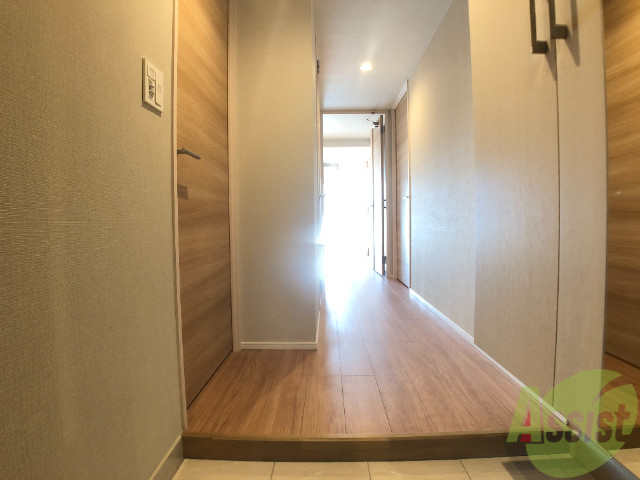 玄関　玄関からの様子を撮影してみました。動線になります。