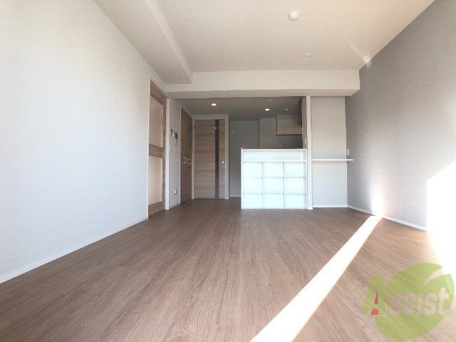 居室・リビング　リビングです。広くて、とても明るい間取りです。