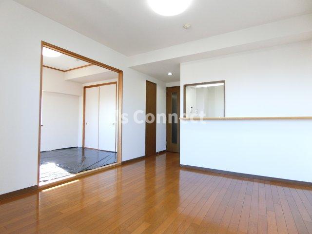 居室・リビング　１２帖のＬＤＫ。カウンターキッチンです。