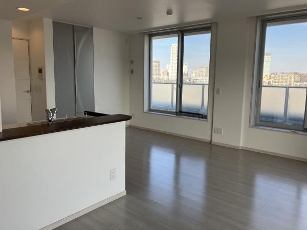 居室・リビング　使いやすい形の為、レイアウトを楽しめます♪