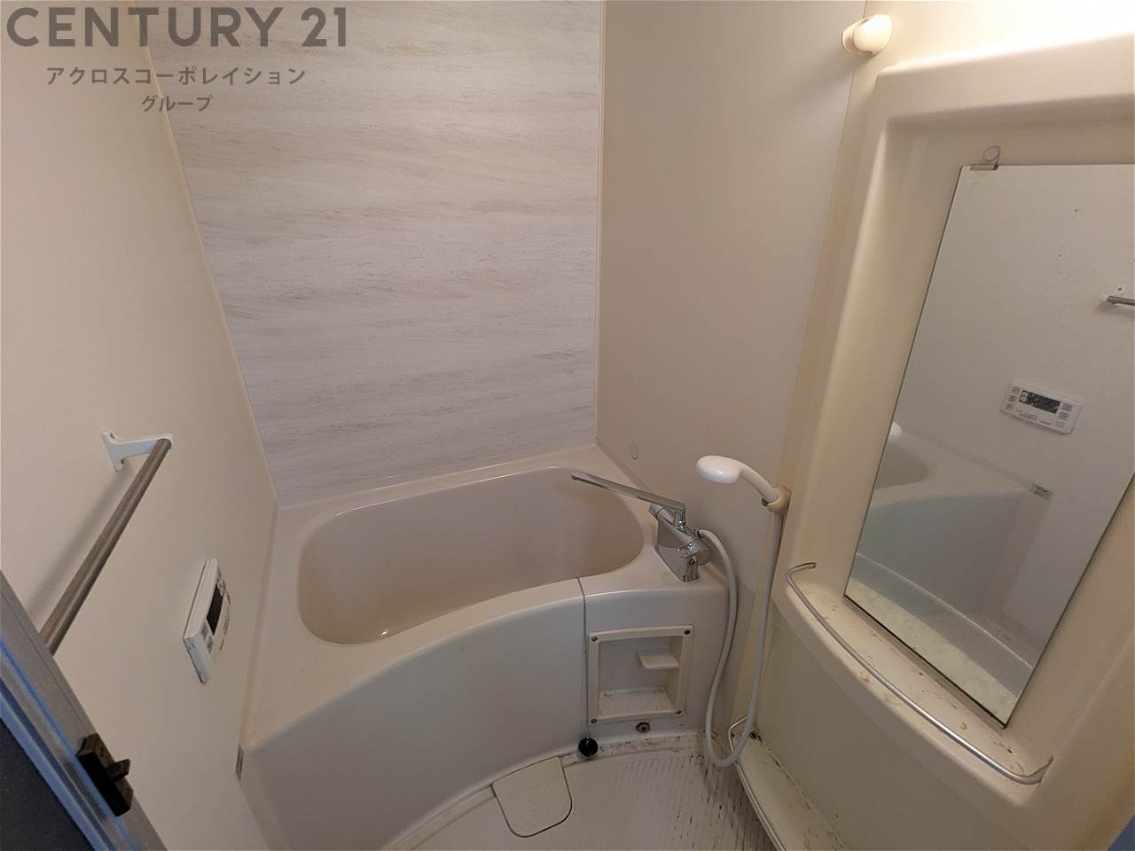 バス・シャワールーム　自動お湯はり追い焚き機能付き！