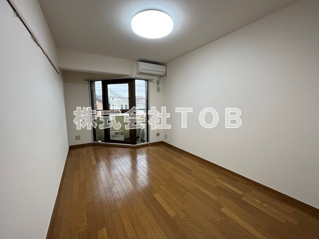 居室・リビング　※反転タイプの写真※