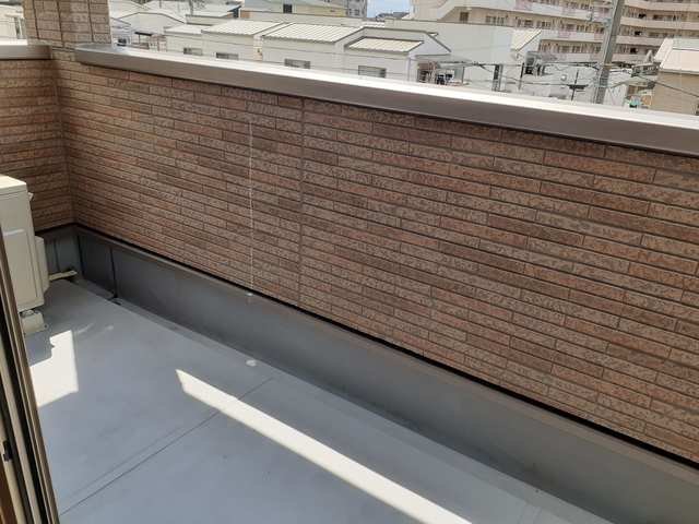 バルコニー　外からの目が気にならないバルコニーで洗濯物が干せます