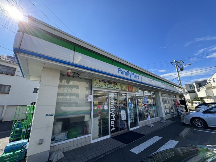 コンビニ　ファミリーマート 寒川一之宮店（コンビニ）まで220m