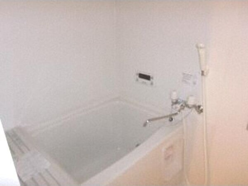 バス・シャワールーム　浴室乾燥機と物干し付き♪