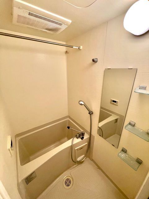 バス・シャワールーム　■追焚機能■浴室暖房乾燥機能