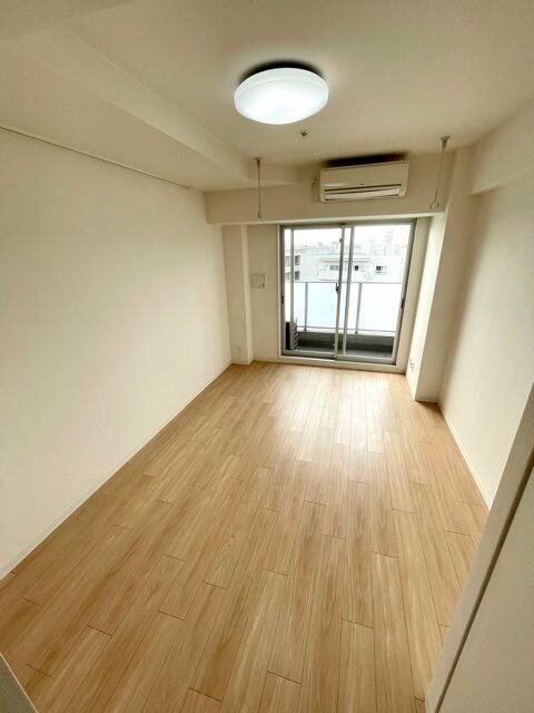 居室・リビング　■洋室7.0畳■室内物干し機■ピクチャーレール