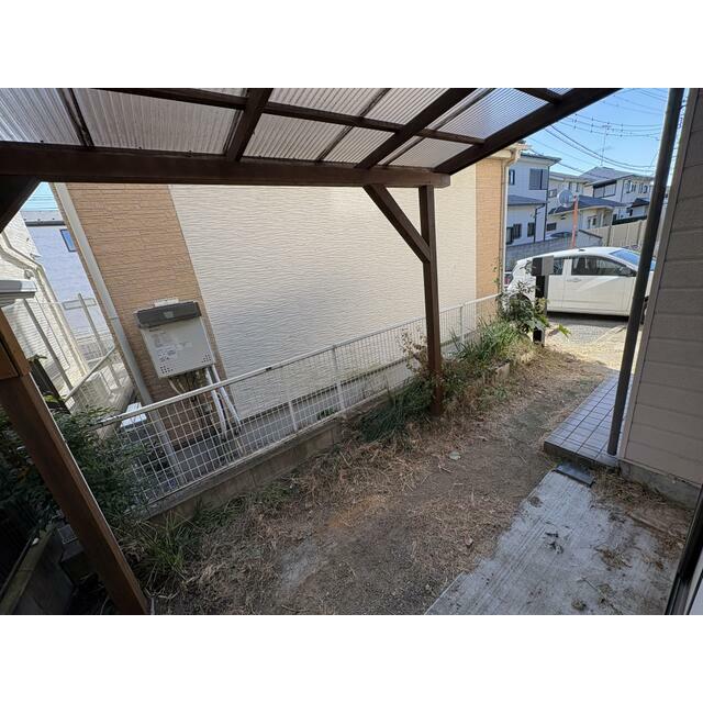 庭　お日様や風、地面と対話ができる場所があるお家