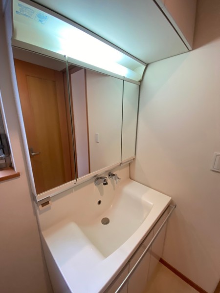 洗面設備　独立洗面台