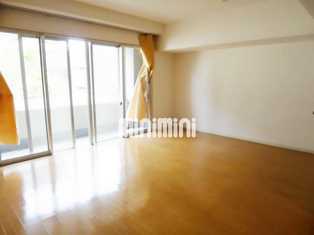 居室・リビング　日当たりのいいリビングです