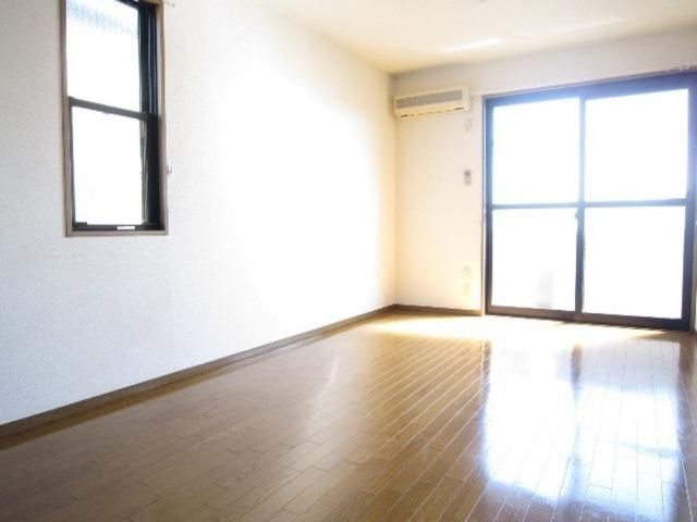 居室・リビング　☆明るいリビング☆