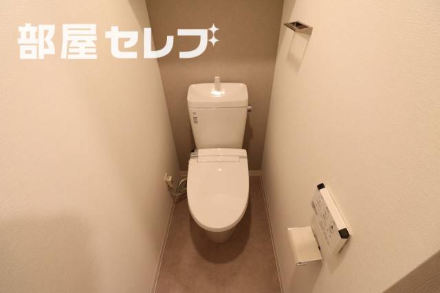 トイレ　１３０５