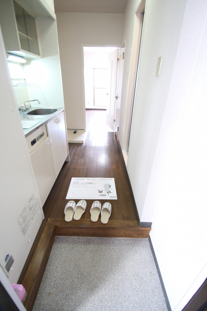 玄関　※別部屋の参考写真の為、原状優先です。