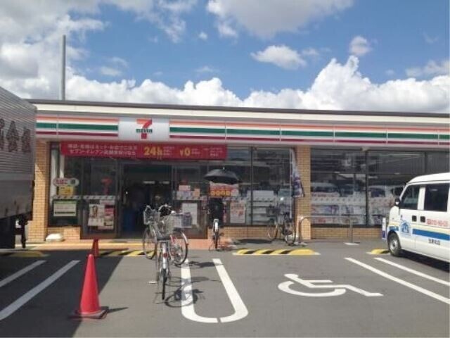 コンビニ　セブンイレブン大阪中川5丁目店（コンビニ）まで360m