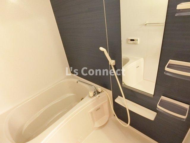 バス・シャワールーム　追焚き、浴室乾燥付きのお風呂。