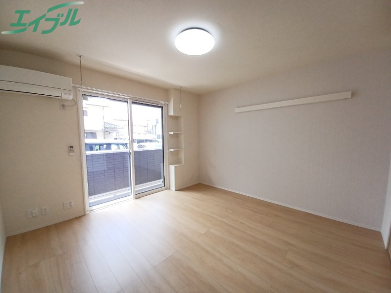 居室・リビング　別部屋参考写真です