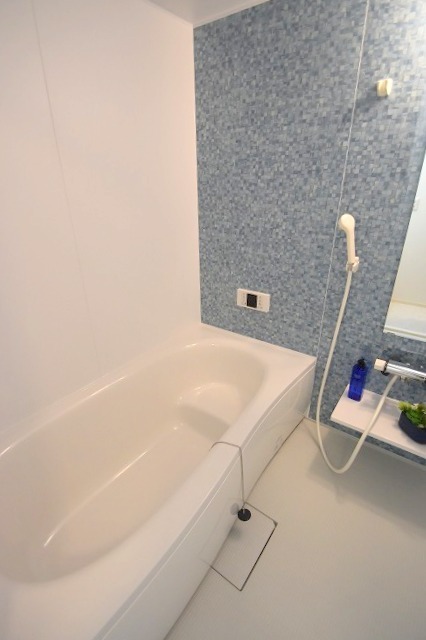 バス・シャワールーム　追焚機能付バス・１坪タイプ