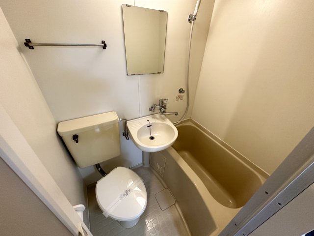 バス・シャワールーム　シンプルで機能的なユニットバスです！