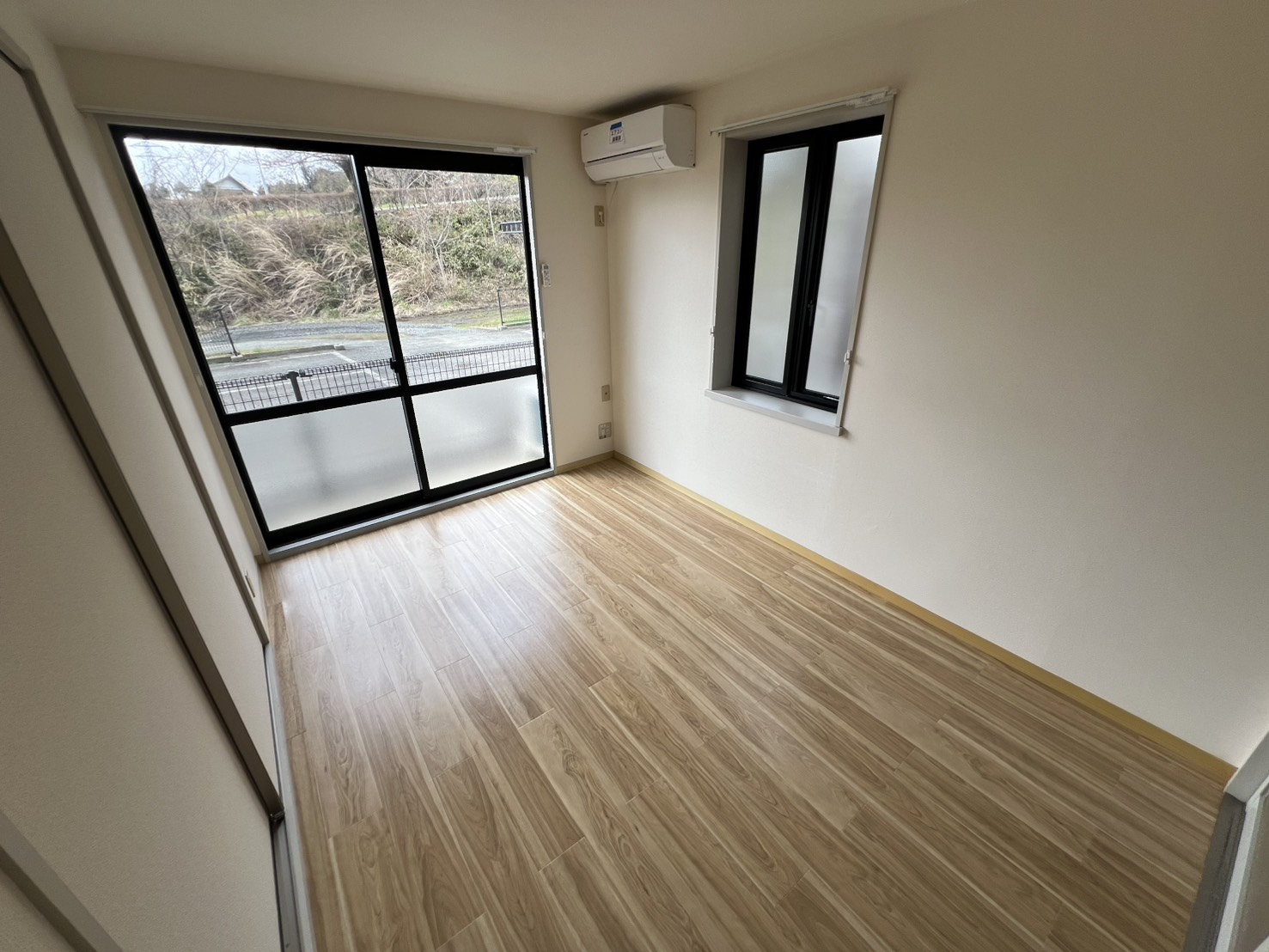 居室・リビング　写真は同施工会社のものを使用しております。