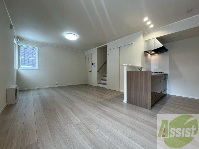 居室・リビング　広くてきれいなリビングです！快適に過ごせそうですね。