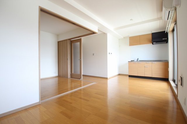 居室・リビング　同物件別号室の写真です。