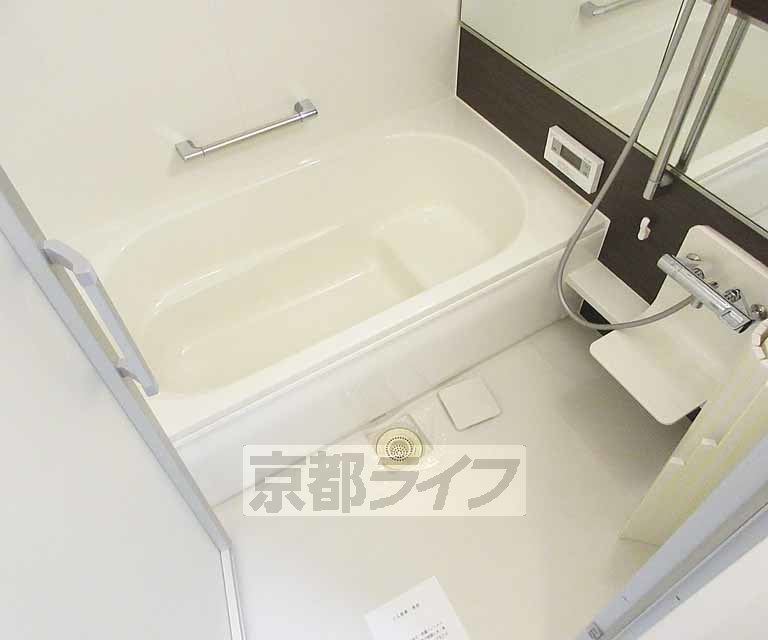 バス・シャワールーム　広々したお風呂