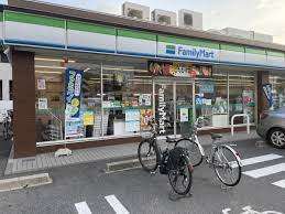 コンビニ　ファミリーマート中村公園北口店（コンビニ）まで425m