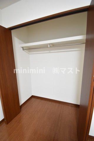 収納　号室により建具・フローリングの色が異なります