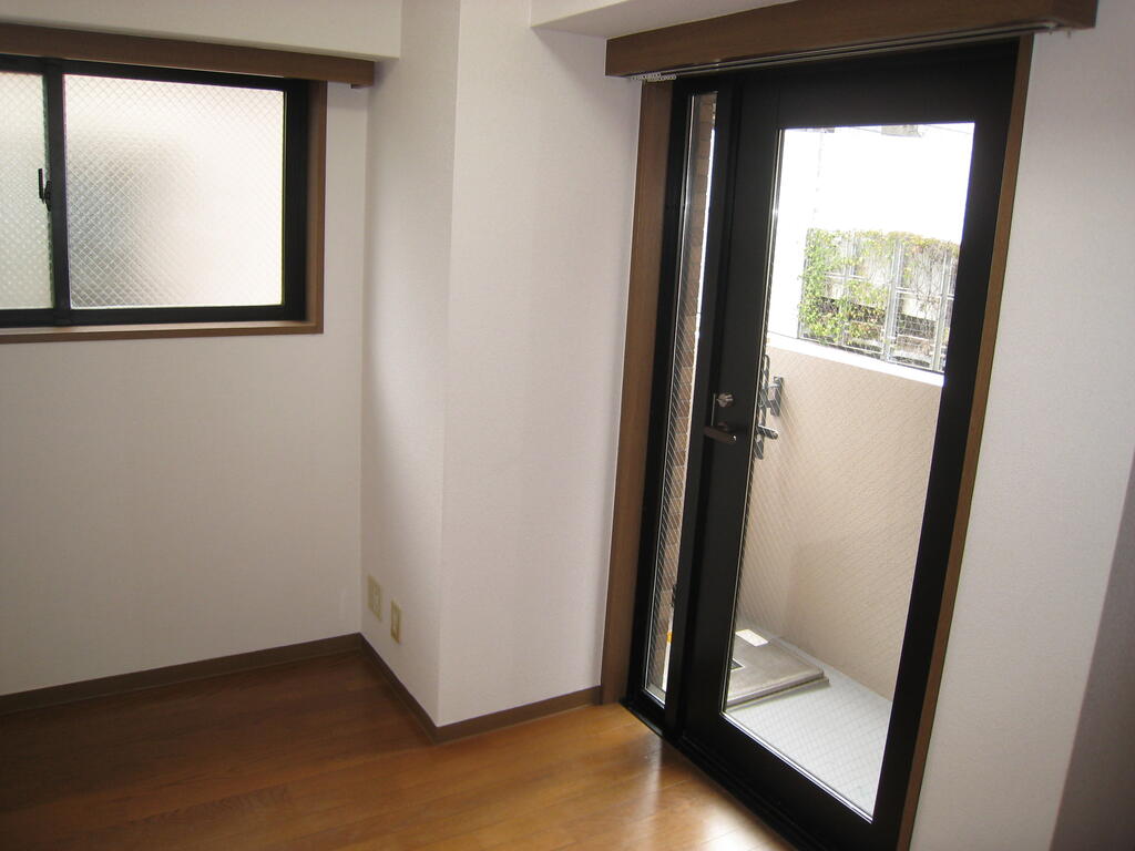 居室・リビング　角部屋・二面採光