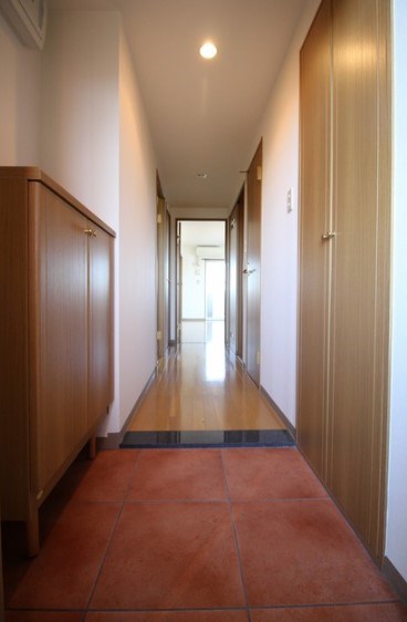 玄関　※別部屋参考画像です