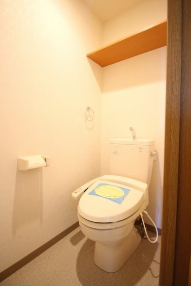 トイレ　※別部屋参考画像です