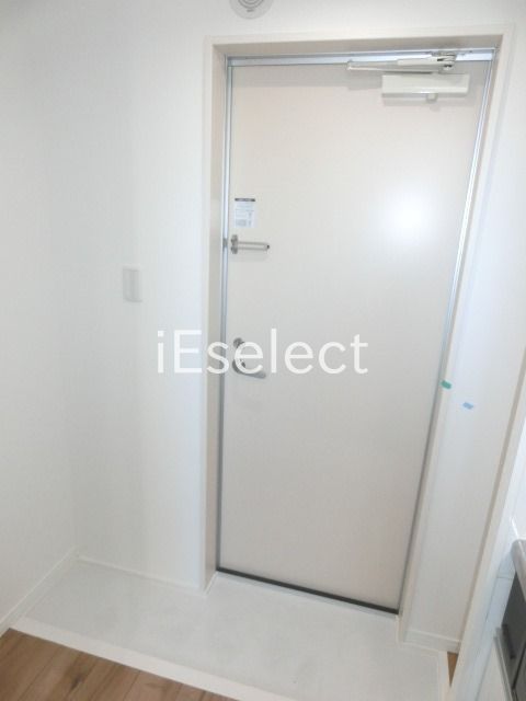 玄関　広々玄関スペース