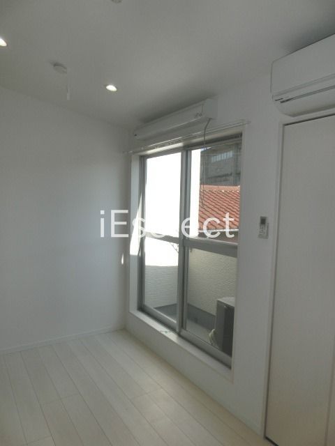 居室・リビング　ネット使用料不要のお部屋です