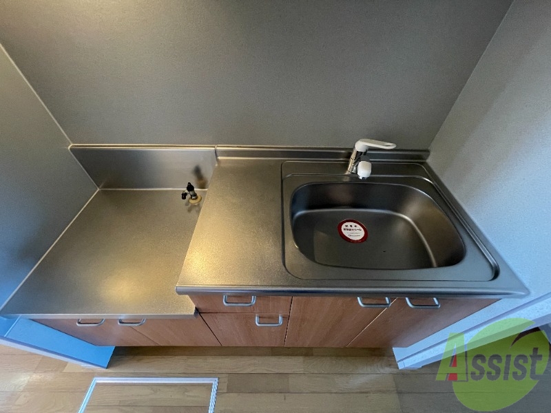 キッチン　ガスコンロを設置出来るキッチンで綺麗ですね。