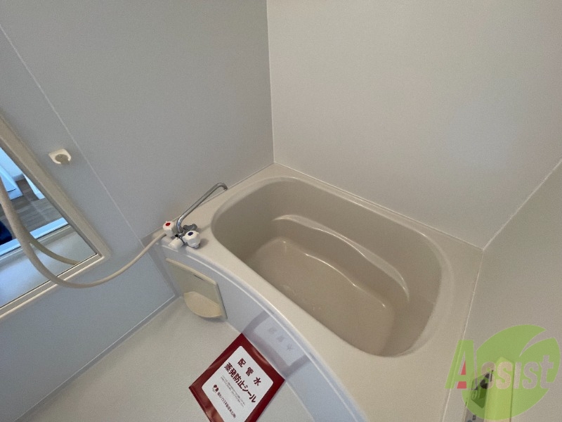 バス・シャワールーム　綺麗な浴室で日々の疲れもしっかり取れそうですね。