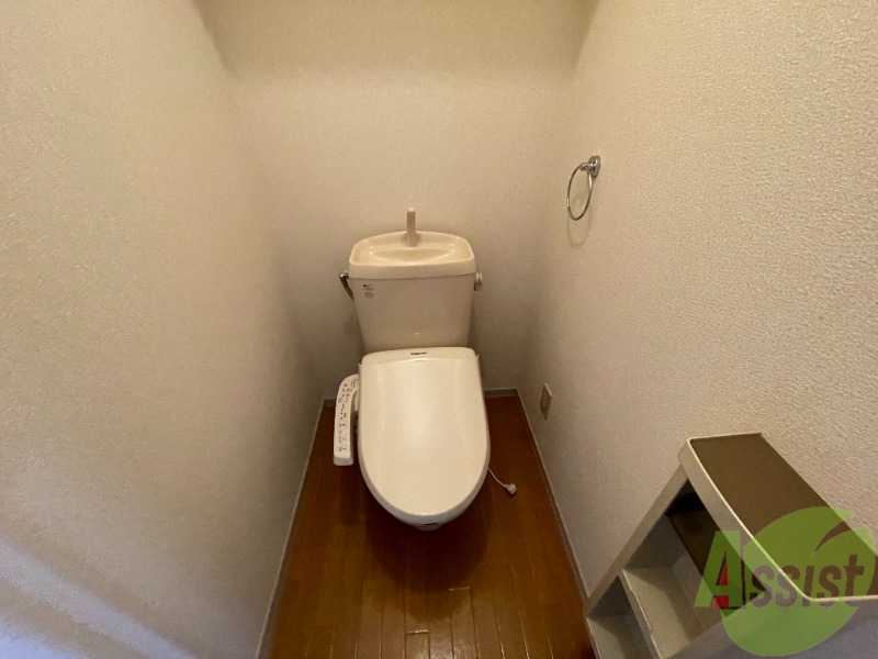 トイレ　バス・トイレ別なので綺麗に使えそうですね。