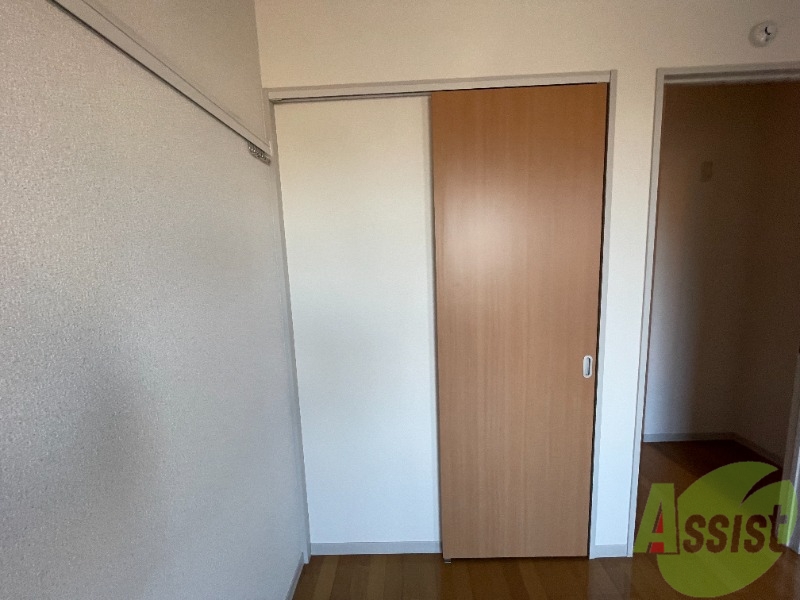 収納　８．３帖の洋室にはウォークインクローゼットが付いています。