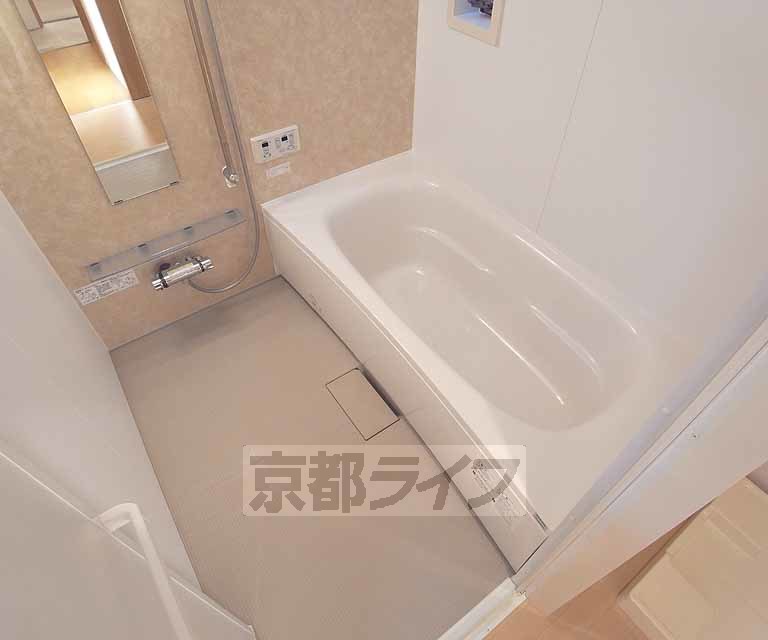 バス・シャワールーム　ゆったりサイズのバスルーム！