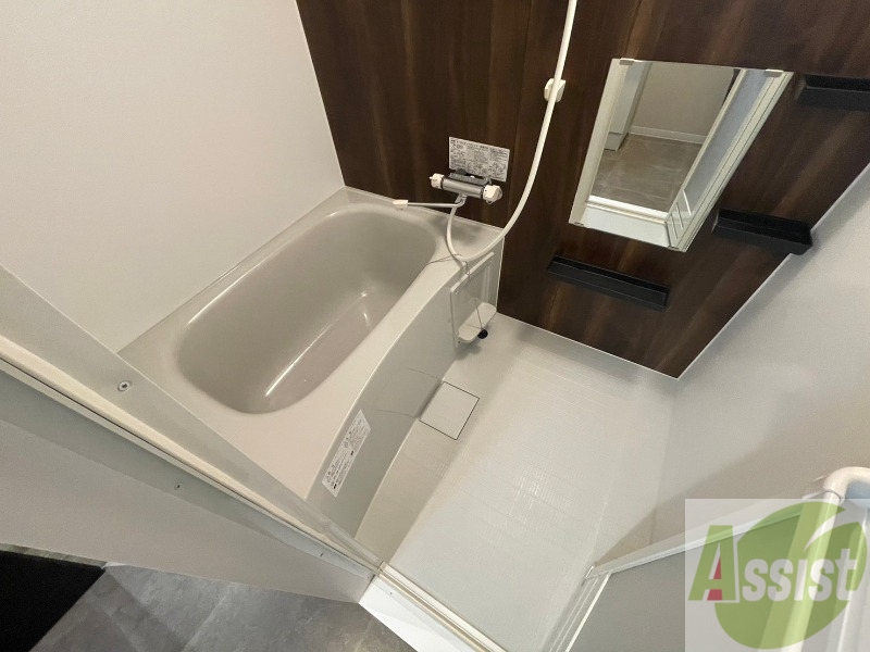 バス・シャワールーム　お風呂になります。一日の疲れを癒してくださいね。