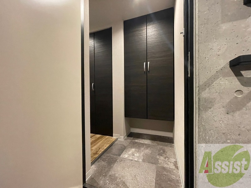 玄関　玄関の様子です。明るい印象ですね。気分もあがりそう。