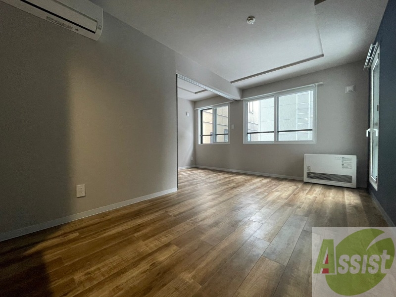 居室・リビング　広くてきれいなリビングです！快適に過ごせそうですね。