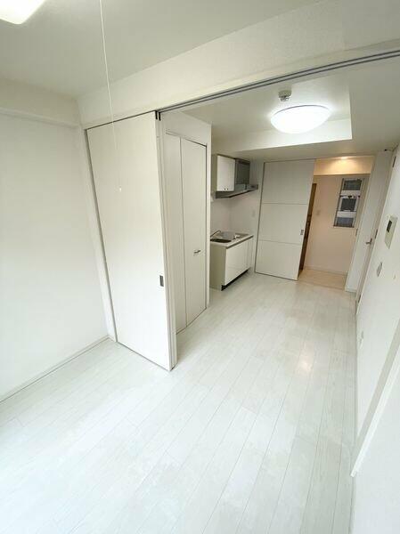 居室・リビング　※同物件別部屋です。