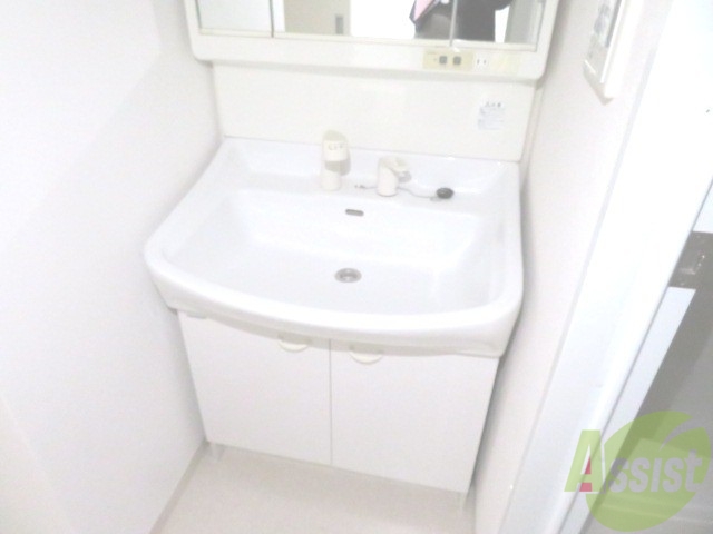 洗面設備　シャンプードレッサー。身支度はここでばっちり。